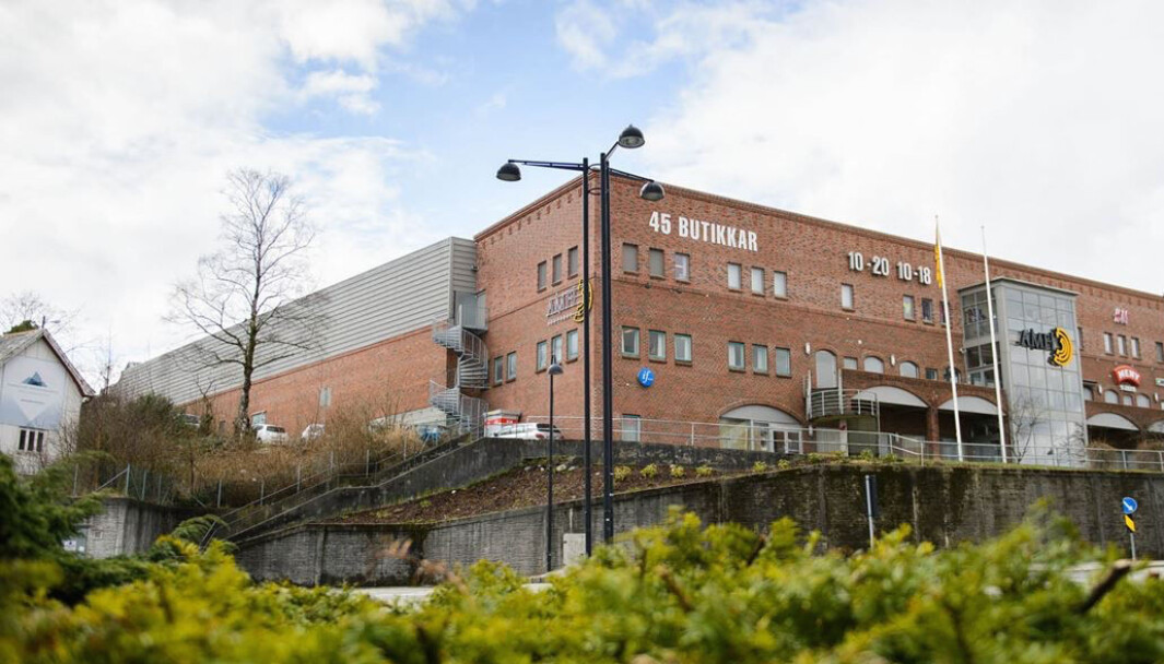 Amfi Stord på Lervik i Stord, det ene av tre kjøpesentre i kommunen. Amfi Stord på Lervik i Stord, det ene av tre kjøpesentre i kommunen.