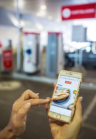 Circle K satser på mobilhandel på stasjonene sine. Circle K satser på mobilhandel på stasjonene sine.