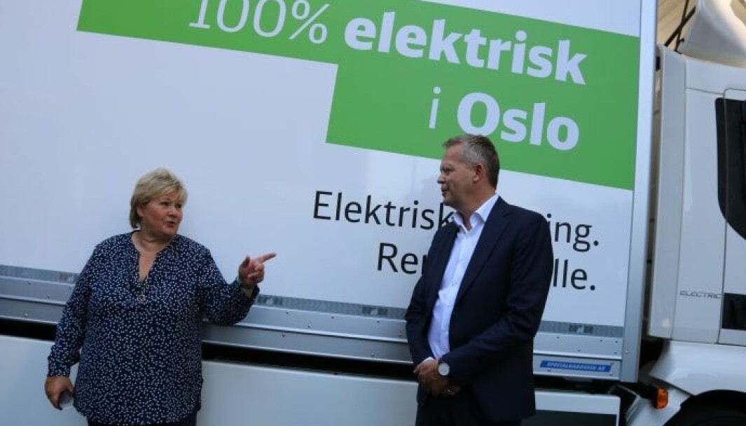 Statsminister Erna Solberg og Knut Eriksmoen, adm. dir. i Schenker Norge.