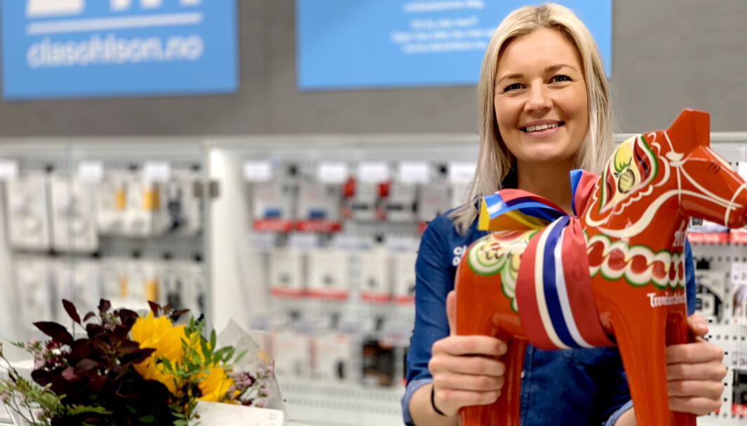 Butikksjef Torill Heggdal klippet snoren da Clas Ohlson åpnet butikk nr fem i Trondheim på Sirkus Shopping i går. Butikksjef Torill Heggdal klippet snoren da Clas Ohlson åpnet butikk nr fem i Trondheim på Sirkus Shopping i går.