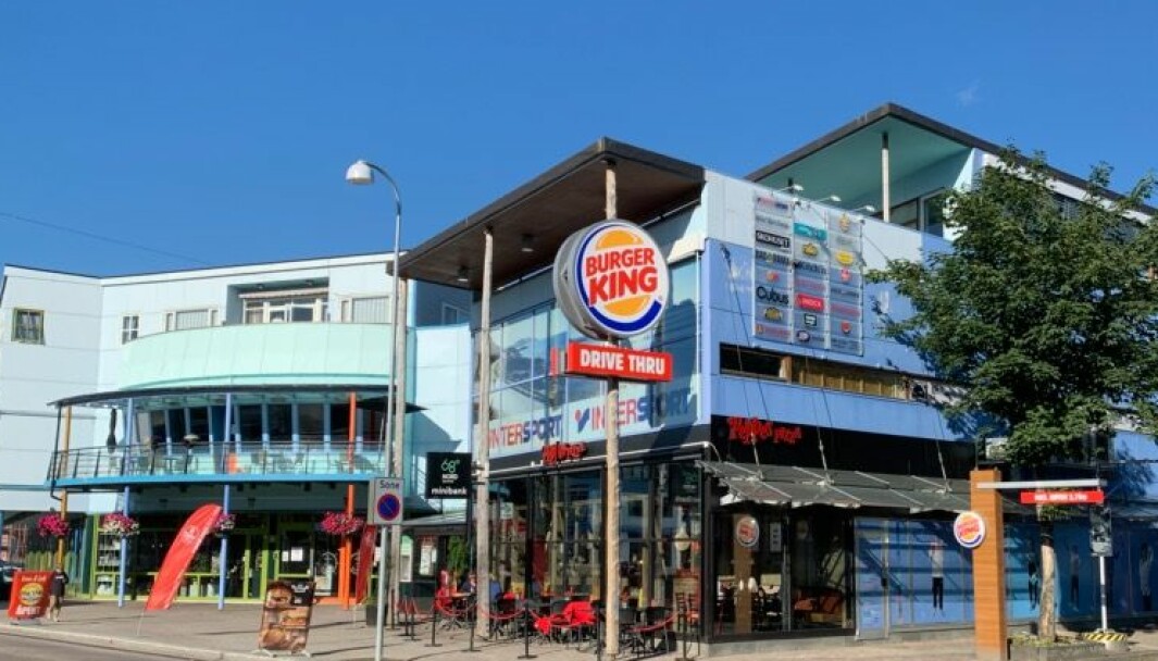 Skibsgården med bl.a. Burger King og Intersport føyer seg pent inn i Blåbyen.