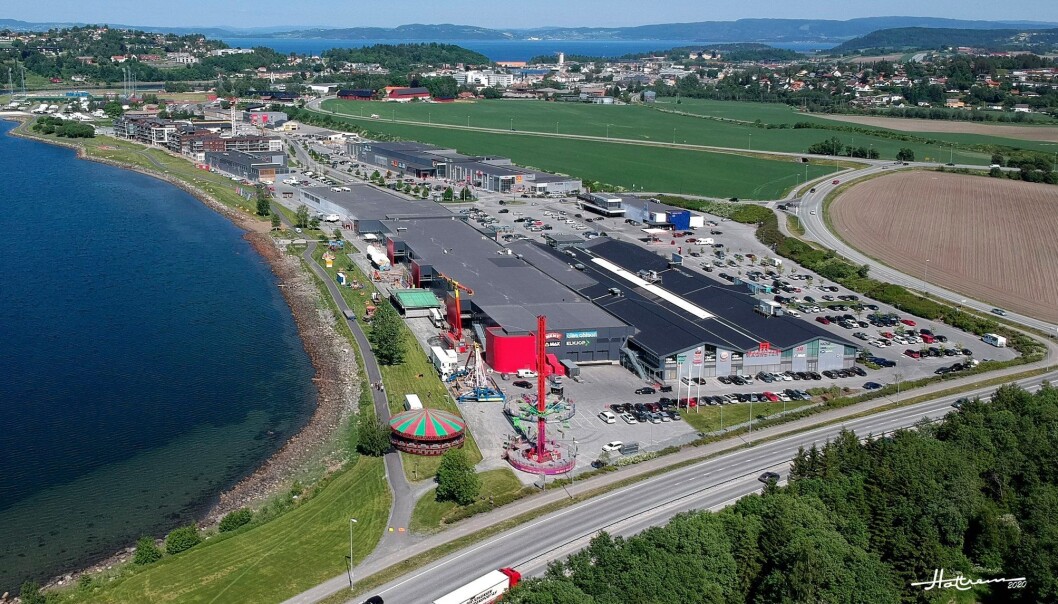 Sommerparken hadde til rådighet 1200 kvm i forkant av Magneten Kjøpesenter. Sommerparken hadde til rådighet 1200 kvm i forkant av Magneten Kjøpesenter.