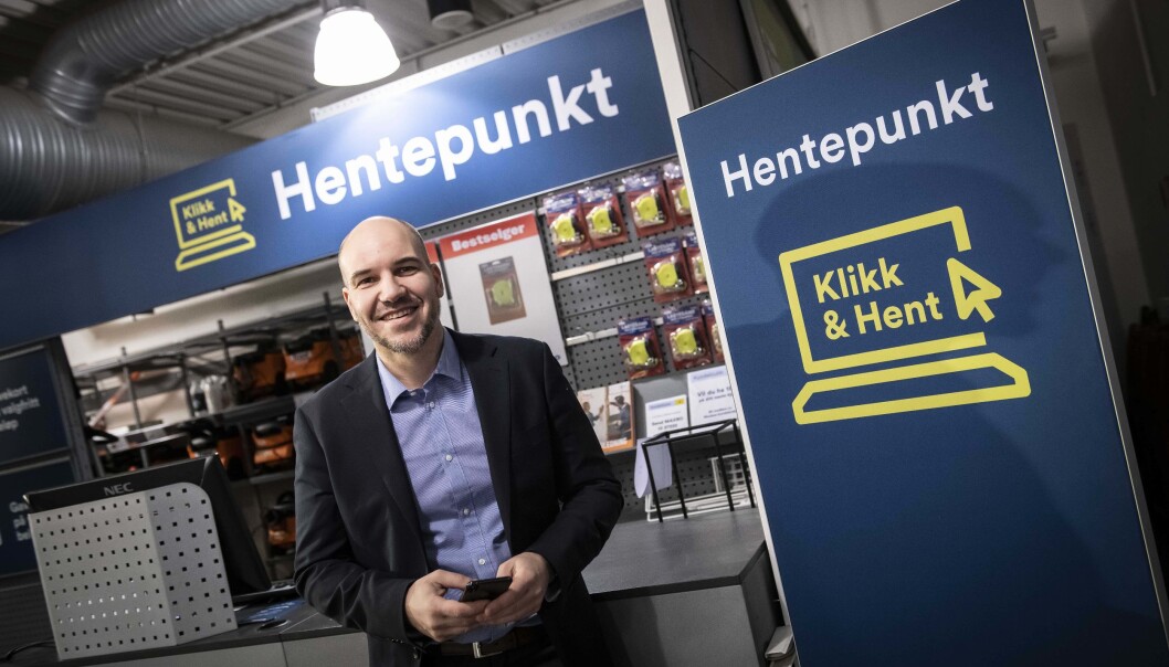 Netthandeldirektør Kjetil Enger i Maxbo opplever en digital modenhet blant forbrukerne, og tror på fortsatt vekst i netthandelen, med et mål om at 15-20 prosent av handelen skal skje digitalt i løpet av ett til to år. Netthandeldirektør Kjetil Enger i Maxbo opplever en digital modenhet blant forbrukerne, og tror på fortsatt vekst i netthandelen, med et mål om at 15-20 prosent av handelen skal skje digitalt i løpet av ett til to år.