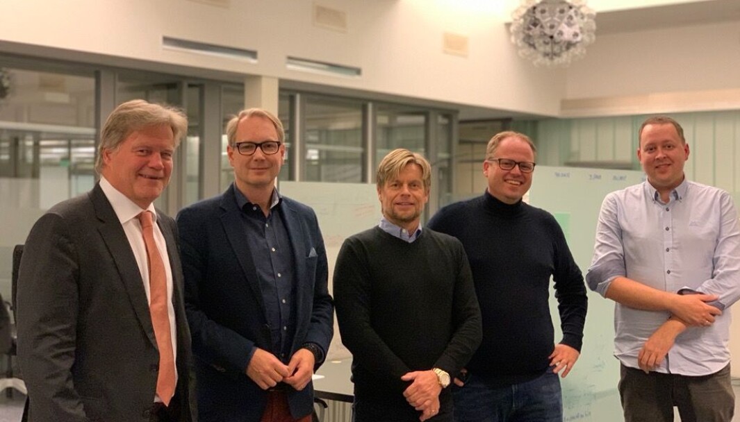 F. v.: Jørgen Waaler, Erik Haugen, Johnny Dahl, Espen Lippert og Kenneth Kristiansen. F. v.: Jørgen Waaler, Erik Haugen, Johnny Dahl, Espen Lippert og Kenneth Kristiansen.