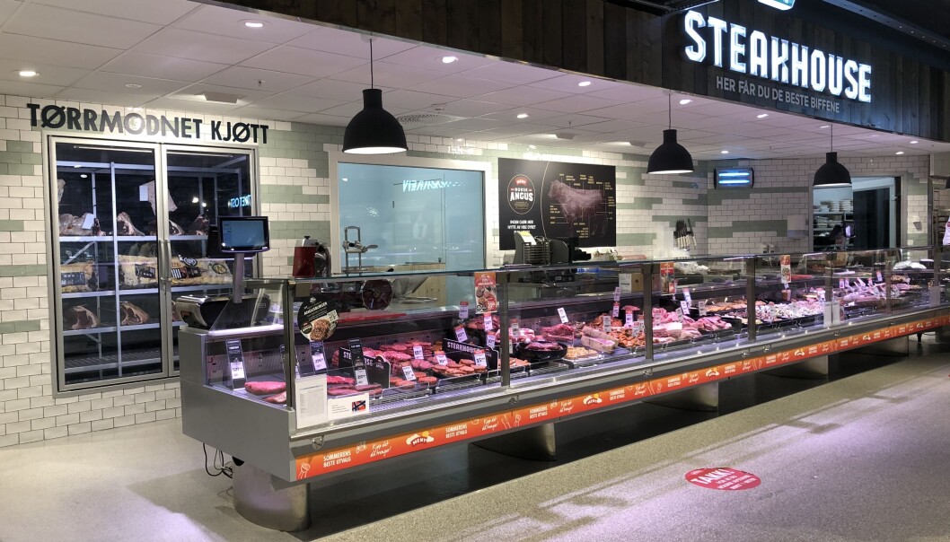 I kjøttdisken Steakhouse serverer MENY eksempelvis Angus, norsk kvalitetskjøtt fra over 600 bønder. I kjøttdisken Steakhouse serverer MENY eksempelvis Angus, norsk kvalitetskjøtt fra over 600 bønder.