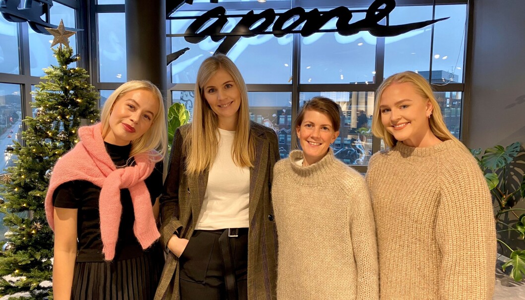 De ansatte i Capone og Mrs. Capone. F.v. Elisa Vagle, butikksjef Jeanette Rege, ass. butikksjef Isabel Kvarme Larsen og Camilla Risøy Hegrestad. De ansatte i Capone og Mrs. Capone. F.v. Elisa Vagle, butikksjef Jeanette Rege, ass. butikksjef Isabel Kvarme Larsen og Camilla Risøy Hegrestad.