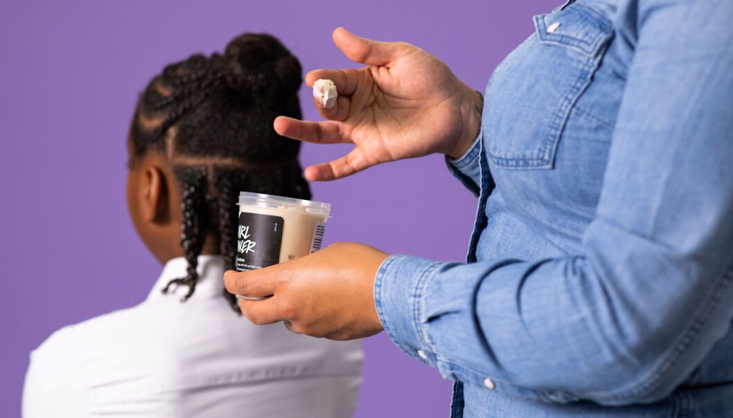 Lush har gjort det enklere for krølltopper, spesielt utenfor storbyene, å få tak i gode produkter. Lush har gjort det enklere for krølltopper, spesielt utenfor storbyene, å få tak i gode produkter.