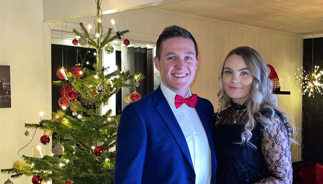 Et ungt søskenpar – Krister og Kristina Skogli – legger nå julefeiringen bak seg for å forberede seg på å styre en dagligvarebutikk sammen. Et ungt søskenpar – Krister og Kristina Skogli – legger nå julefeiringen bak seg for å forberede seg på å styre en dagligvarebutikk sammen.