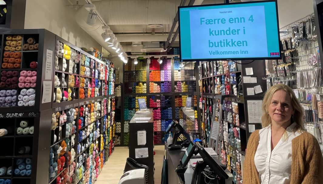 Daglig leder Anne-Grethe Sandin i Nøstet Mitt er opptatt av at både kunder og medarbeidere skal oppleve en trygg handel i hennes butikk, og har montert Safecount fra Securitas. Daglig leder Anne-Grethe Sandin i Nøstet Mitt er opptatt av at både kunder og medarbeidere skal oppleve en trygg handel i hennes butikk, og har montert Safecount fra Securitas.