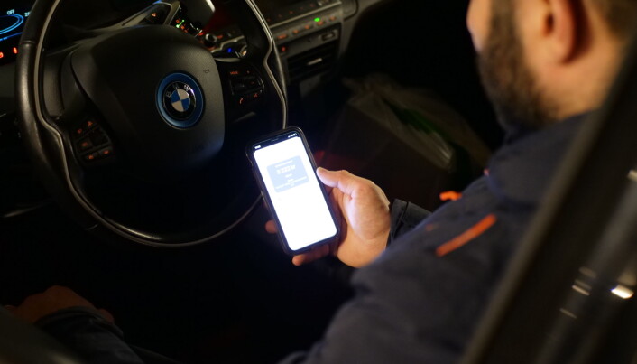 Kunden trenger ikke å forlate bilen. Kunden trenger ikke å forlate bilen.