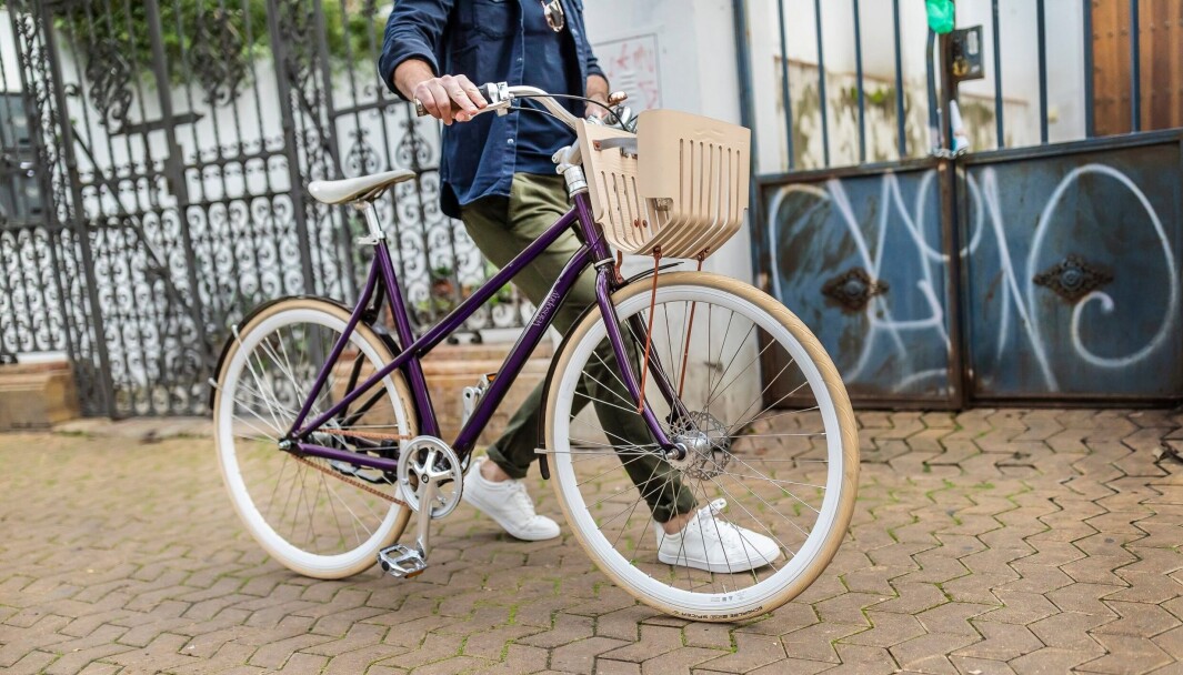 "Re:cycle"-sykkelen fra Velosophy er laget av gjenvunne kapsler fra Nespresso. "Re:cycle"-sykkelen fra Velosophy er laget av gjenvunne kapsler fra Nespresso.