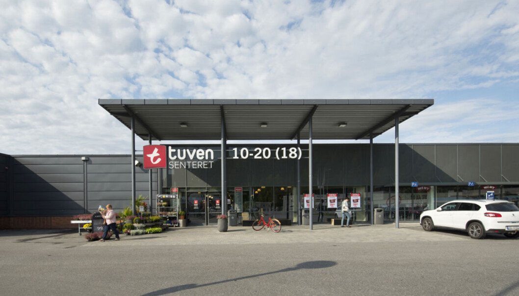 Inngangen til Tuven Senteret som i sommer bygges ut og oppgraderes. Inngangen til Tuven Senteret som i sommer bygges ut og oppgraderes.