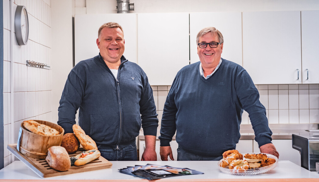 Lokale matprodusenter har knyttet seg opp til AMOIs løsning, blant andre Døla Mat ved Rune Jevnesveen og Espen Granli. Lokale matprodusenter har knyttet seg opp til AMOIs løsning, blant andre Døla Mat ved Rune Jevnesveen og Espen Granli.