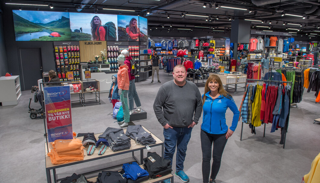 Hos Amundsen Sport på Gjøvik har Prodok blant annet installert en større LED-flate. Hos Amundsen Sport på Gjøvik har Prodok blant annet installert en større LED-flate.