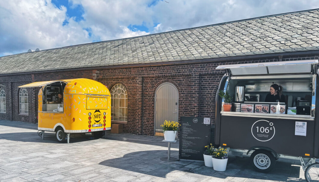 Som en liten forsmak på hva som kommer, er det på plass foodtrucks der uteserveringen kommer. Som en liten forsmak på hva som kommer, er det på plass foodtrucks der uteserveringen kommer.