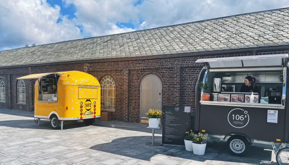 Som en liten forsmak på hva som kommer, er det på plass foodtrucks der uteserveringen kommer. Som en liten forsmak på hva som kommer, er det på plass foodtrucks der uteserveringen kommer.
