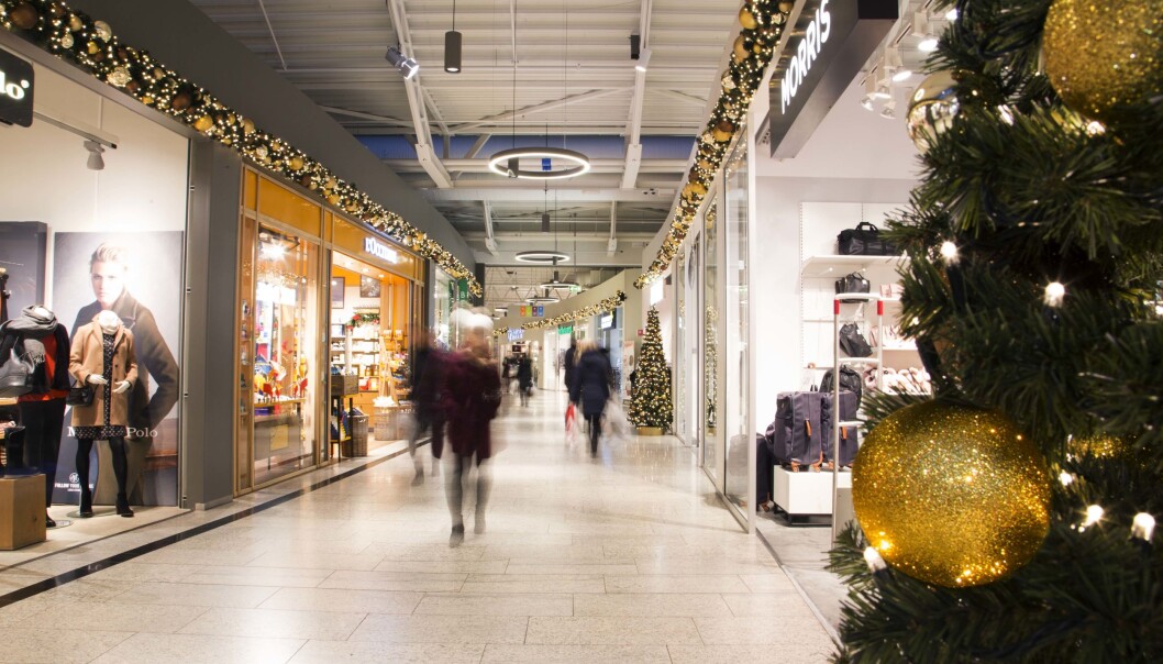Girlandere på både øvre og nedre plan innendørs har CC Vest hatt helt siden de begynte med julebelysning. Girlandere på både øvre og nedre plan innendørs har CC Vest hatt helt siden de begynte med julebelysning.