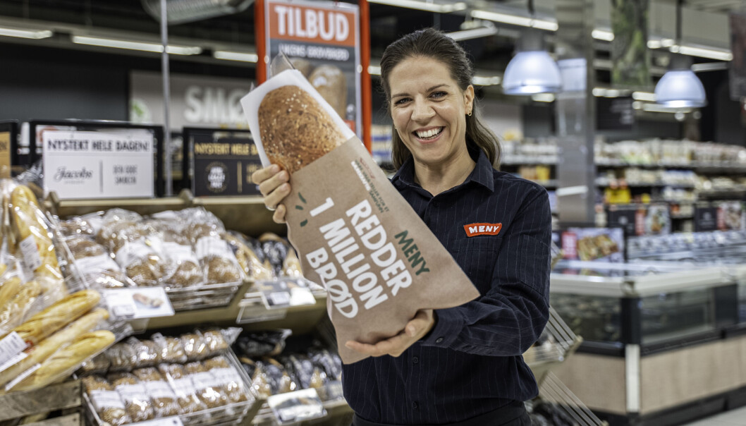 - Lykkes vi med å oppnå en reduksjon på minst 30 prosent gjennom et helt år, vil det tilsvare en million sparte brød, sier Mari Kristine Kasbo, kategoriansvarlig bakeri i MENY. - Lykkes vi med å oppnå en reduksjon på minst 30 prosent gjennom et helt år, vil det tilsvare en million sparte brød, sier Mari Kristine Kasbo, kategoriansvarlig bakeri i MENY.