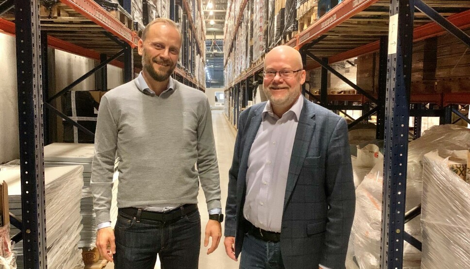 Steffen Larvoll (til v.) og Tom Jarle Dehkes starter selskap for å bistå retailere med å knytte sammen kundereisen og varereisen.