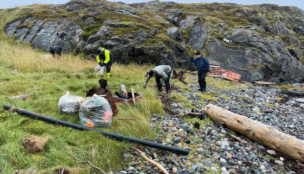 - Du vil lede en høyt motivert og kunnskapsrik gjeng, og lede arbeidet med å løse en av vår tids største miljøutfordringer. Blant annet har fondet på kort tid stablet Norges første nasjonale ryddeprogram på beina, sier styreleder Harald J. Andersen om den som blir ny leder for Handelens Miljøfond. - Du vil lede en høyt motivert og kunnskapsrik gjeng, og lede arbeidet med å løse en av vår tids største miljøutfordringer. Blant annet har fondet på kort tid stablet Norges første nasjonale ryddeprogram på beina, sier styreleder Harald J. Andersen om den som blir ny leder for Handelens Miljøfond.
