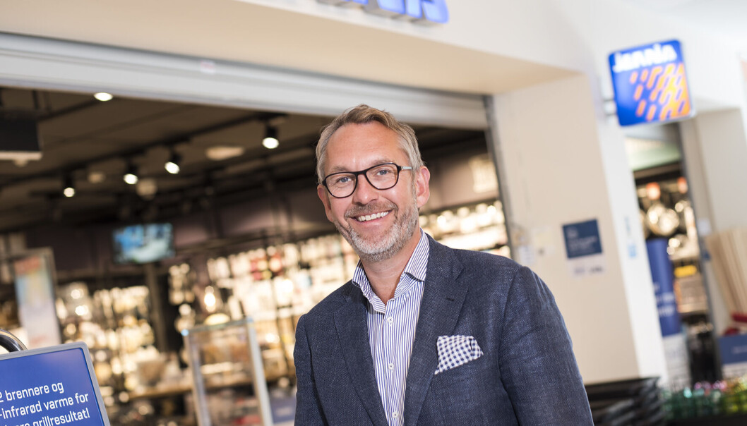 – Vi ser at vi selv er nødt til å være med på å drive frem nye løsninger og ny teknologi. Det er ikke gratis, og derfor setter vi i gang med den første millionen, sier adm. dir. Espen Karlsen i Jernia. – Vi ser at vi selv er nødt til å være med på å drive frem nye løsninger og ny teknologi. Det er ikke gratis, og derfor setter vi i gang med den første millionen, sier adm. dir. Espen Karlsen i Jernia.