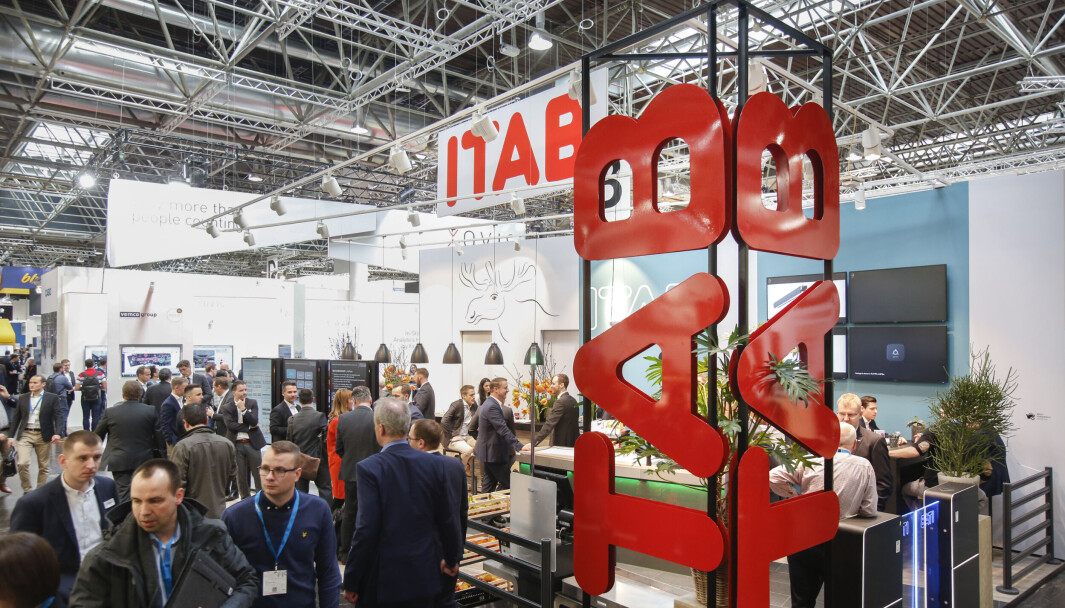 Fra EuroCIS i februar 2019 i Düsseldorf hvor 480 utstillere fra 39 land deltok og fylte 14.000 m². Årets messe er blitt utsatt fra medio februar til månedsskiftet mai/juni. Fra EuroCIS i februar 2019 i Düsseldorf hvor 480 utstillere fra 39 land deltok og fylte 14.000 m². Årets messe er blitt utsatt fra medio februar til månedsskiftet mai/juni.