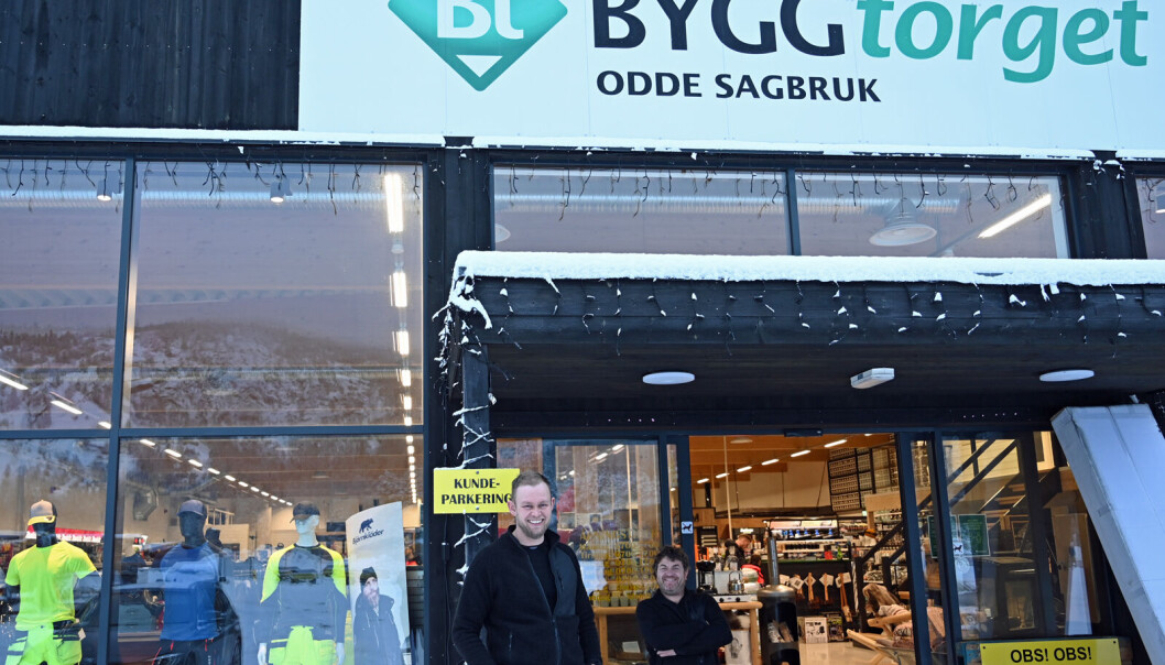 I 2021 omsatte Byggtorget Odde Sagbruk AS sine to butikker i Evje og Valle i Setesdal for 105 mill. som er en økning på 27 mill. fra året før. Daglig leder og innehaver Ronny Madsen t. h. og medeier Torstein Engesland t. v.. I 2021 omsatte Byggtorget Odde Sagbruk AS sine to butikker i Evje og Valle i Setesdal for 105 mill. som er en økning på 27 mill. fra året før. Daglig leder og innehaver Ronny Madsen t. h. og medeier Torstein Engesland t. v..