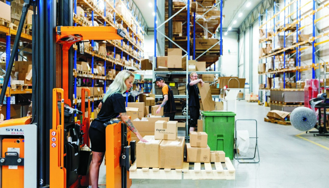 ColliCare tilbyr et bredt spekter av logistikktjenester. ColliCare tilbyr et bredt spekter av logistikktjenester.