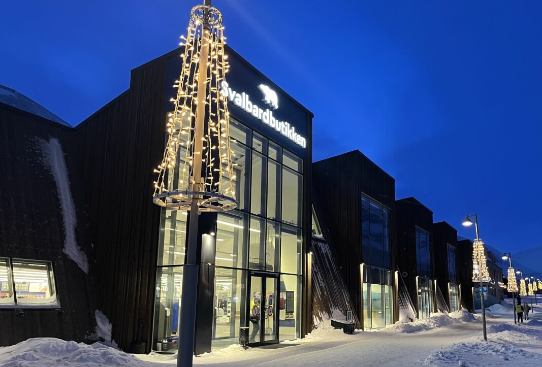 Svalbardbutikken er verdens nordligste varehus, et ikonisk bygg midt i Longyearbyen etter utbyggingen i fjor vår.
