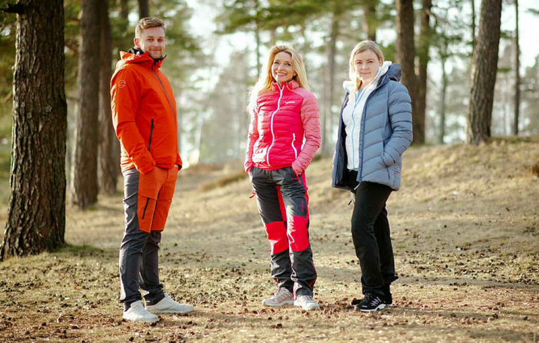 Simen Fjell og Trude Mostue fra FirstVet sammen med Hege Nilsen, daglig leder i Stormberg.