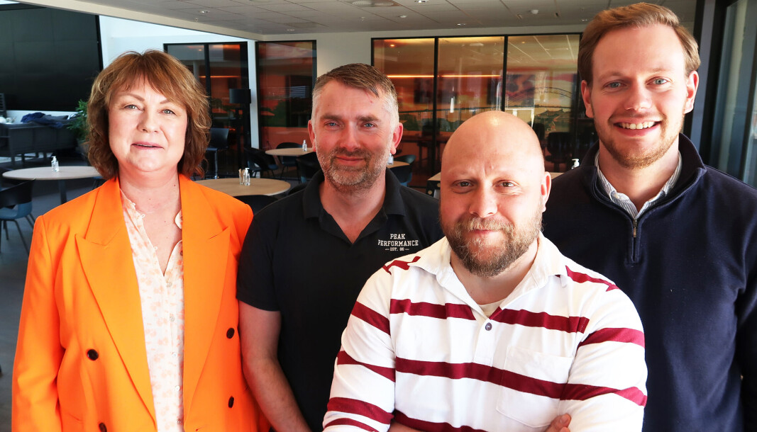 Kvartetten i Europris forteller at de har fått en ny hverdag i kundeservice med ny IT-løsning. F.v.: Siv Kari Nebb Nybøle, leder IT-Service, Jon Pettersen, teamleder kundeservice, Ketil Kristoffersen, kundeservicemedarbeider og Sigurd Nilsen Bruun, systemkonsulent i IT-avdelingen. Kvartetten i Europris forteller at de har fått en ny hverdag i kundeservice med ny IT-løsning. F.v.: Siv Kari Nebb Nybøle, leder IT-Service, Jon Pettersen, teamleder kundeservice, Ketil Kristoffersen, kundeservicemedarbeider og Sigurd Nilsen Bruun, systemkonsulent i IT-avdelingen.