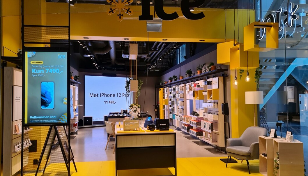 Ice-butikkene har to skjermer i inngangspartiet og en LED-vegg i bakkant av butikken. Ice-butikkene har to skjermer i inngangspartiet og en LED-vegg i bakkant av butikken.