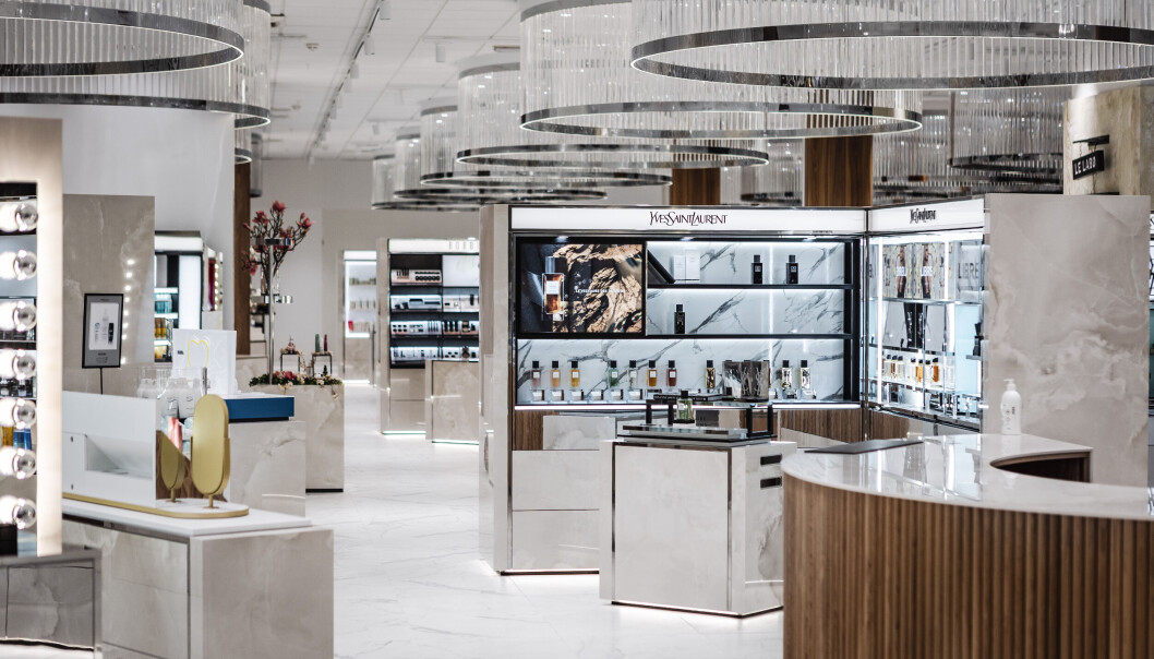 Digital signage øker bevisstheten om nye produkter og kampanjer og utløser impulskjøp. Digital signage øker bevisstheten om nye produkter og kampanjer og utløser impulskjøp.