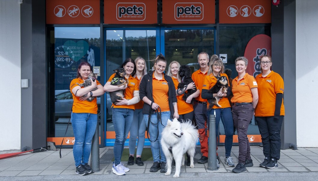 Pets ZooTropia Lyngdal er en fullsortimentsbutikk med levende dyr, akvariefisk og reptiler – og en betjening med lidenskap for dyr. Pets ZooTropia Lyngdal er en fullsortimentsbutikk med levende dyr, akvariefisk og reptiler – og en betjening med lidenskap for dyr.