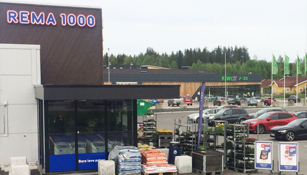 Ill. foto. To butikker tett-i-tett på Elverum. Ill. foto. To butikker tett-i-tett på Elverum.