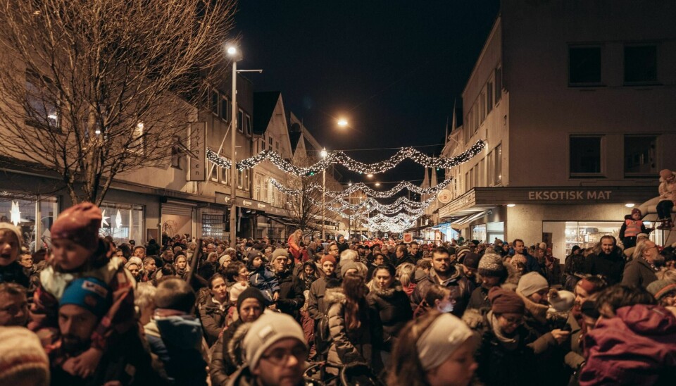 Stinn brakke i Norges lengste gågate under julegateåpningen 2022.