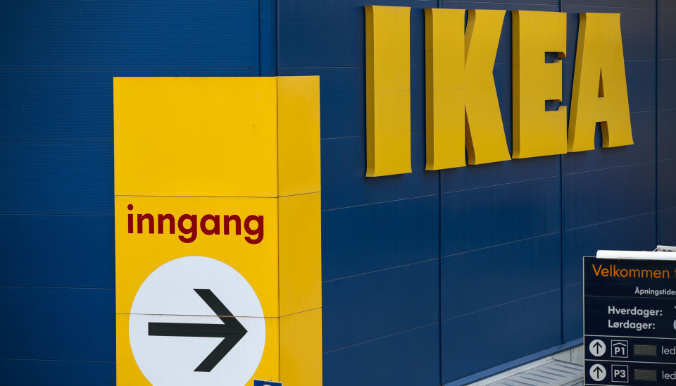 Ikea-logo på fasade.
