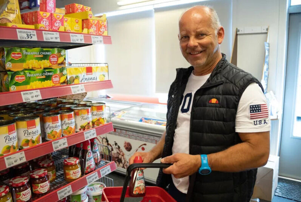 Steinar Fredheim, avdelingsdirektør i Merkur. Steinar Fredheim. Dagligvarebutikk.