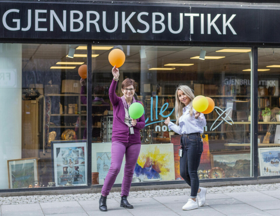 Anita Næss Thorängen (t.v.) og Martelita Johannessen – her foran butikken i Oslo